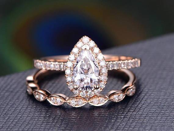 The Grace Set — Pear Lab Diamond Vintage Halo Wedding Ring Set