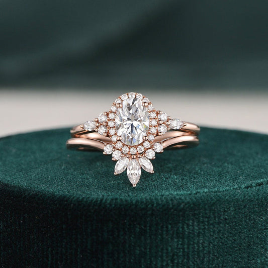 The Aurora Set — Oval Lab Diamond Bridal Wedding Ring Set