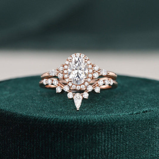 The Celeste Set — Oval Lab Diamond Secret Halo Wedding Ring Set II