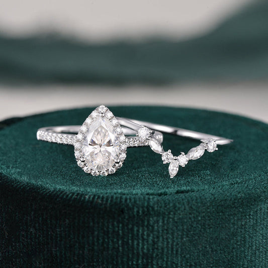 The Violet Set — Pear Lab Diamond Vintage Wedding Ring Set