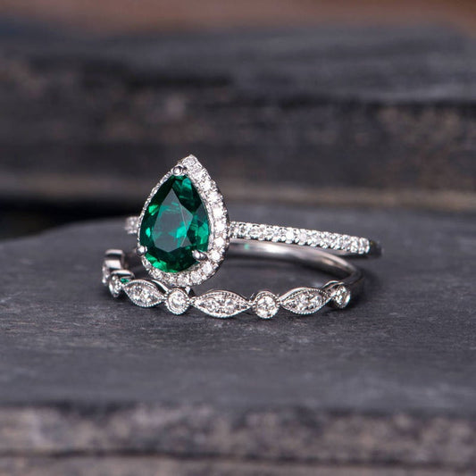 The Grace Set — Emerald Lab Emerald Vintage Bridal Ring Set