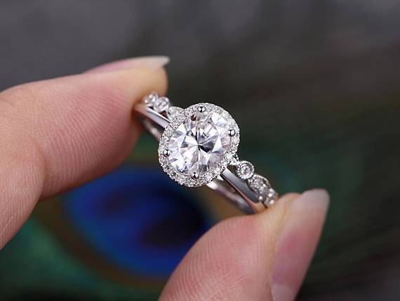 The Grace Set — Oval Lab Diamond Vintage Halo Wedding Ring Set