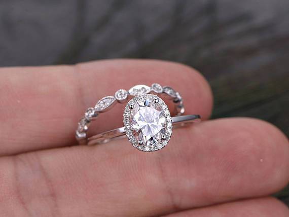 The Grace Set — Oval Lab Diamond Vintage Halo Wedding Ring Set