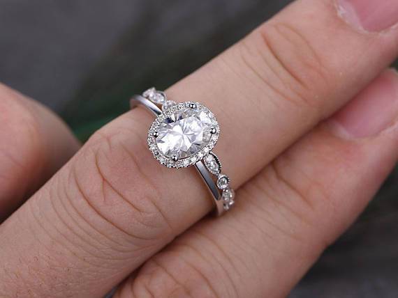 The Grace Set — Oval Lab Diamond Vintage Halo Wedding Ring Set