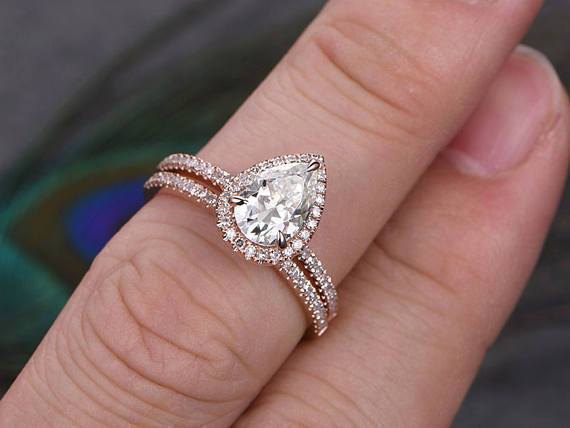 The Aurora Set — Pear Lab Diamond Bridal Wedding Ring Set II