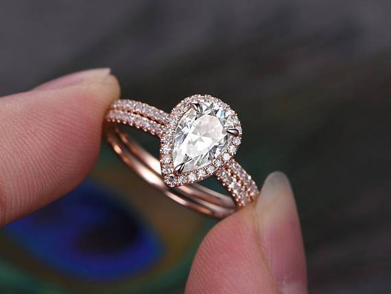 The Aurora Set — Pear Lab Diamond Bridal Wedding Ring Set II