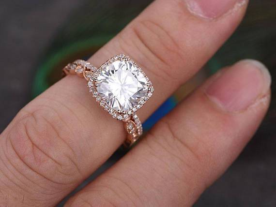 The Grace Set — Cushion Lab Diamond Vintage Halo Wedding Ring Set
