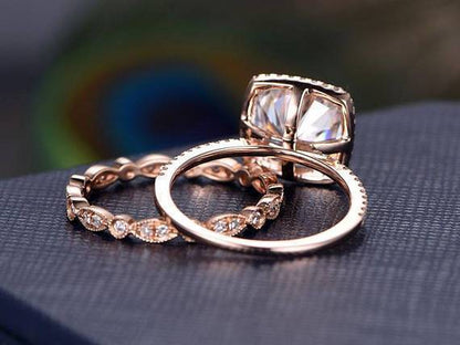 The Grace Set — Cushion Lab Diamond Vintage Halo Wedding Ring Set