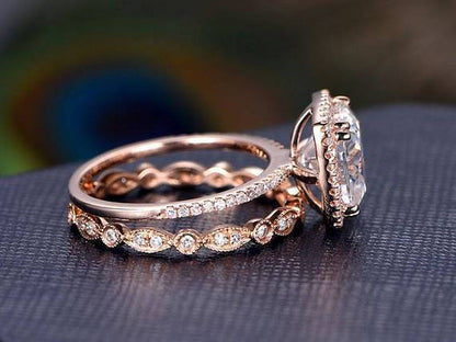 The Grace Set — Cushion Lab Diamond Vintage Halo Wedding Ring Set