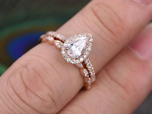 The Grace Set — Pear Lab Diamond Vintage Halo Wedding Ring Set