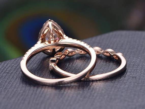 The Grace Set — Pear Lab Diamond Vintage Halo Wedding Ring Set