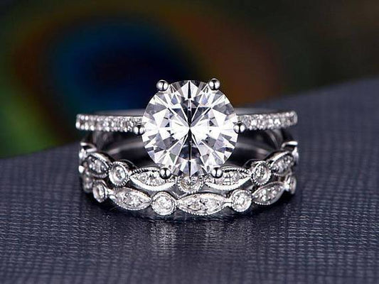 The Violet Set — Round Lab Diamond 3-Piece Vintage Wedding Ring Set III