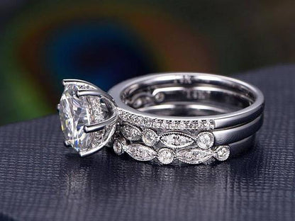 The Violet Set — Round Lab Diamond 3-Piece Vintage Wedding Ring Set III