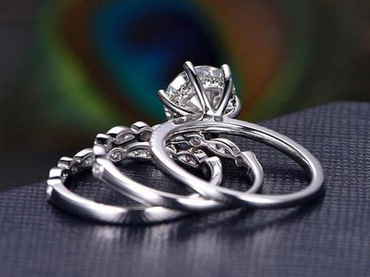 The Violet Set — Round Lab Diamond 3-Piece Vintage Wedding Ring Set III