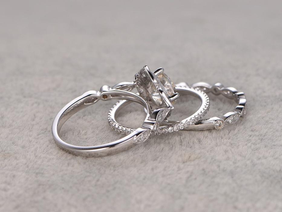The Grace Set — Cushion Lab Diamond Vintage Wedding Ring Set II