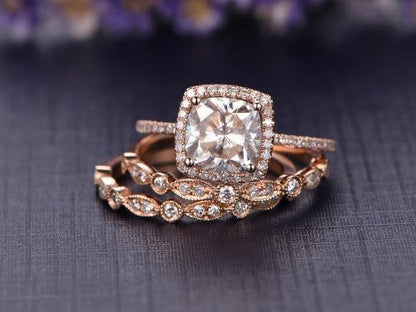 The Grace Set — Cushion Lab Diamond Vintage Wedding Ring Set