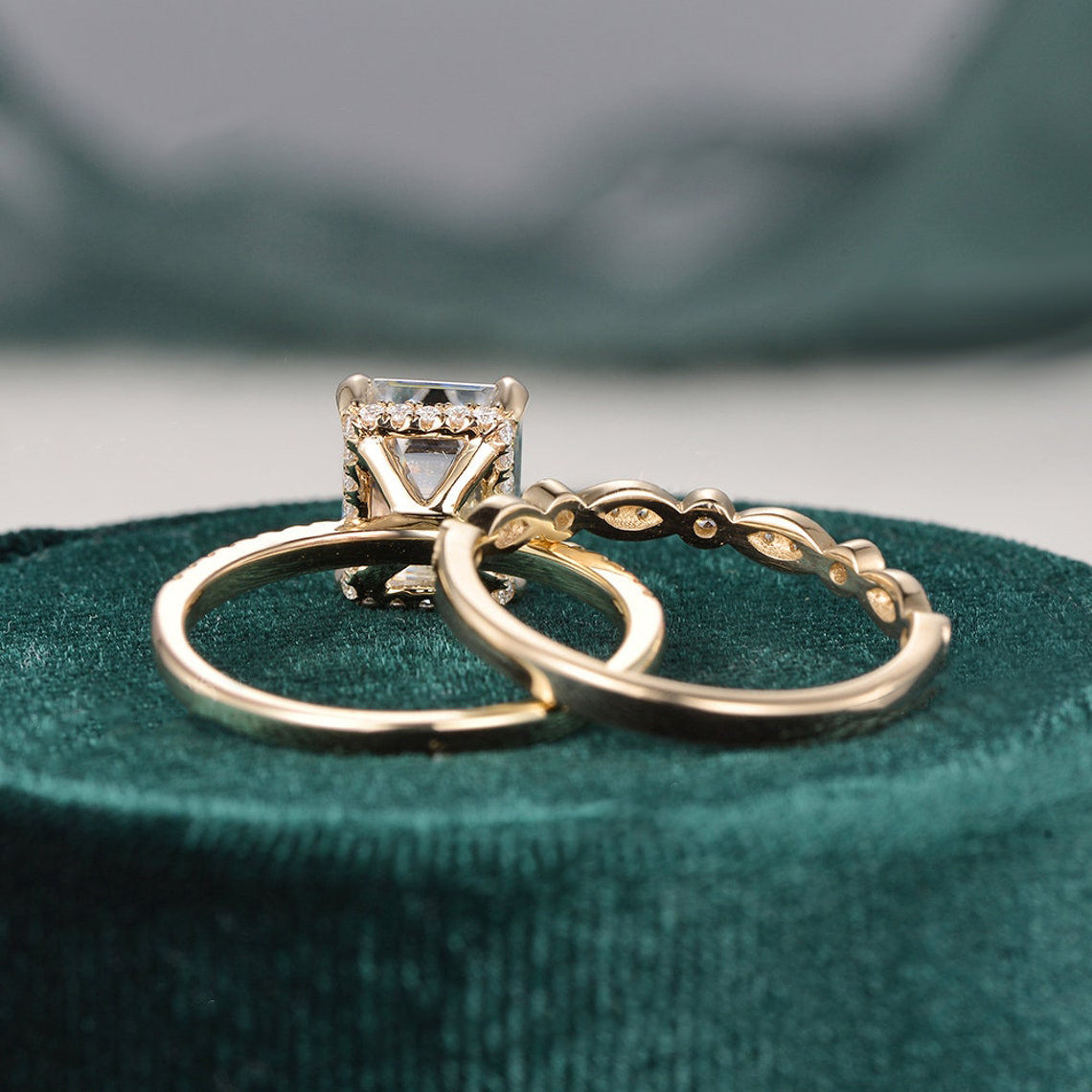 The Aurora Set — Emerald Lab Diamond Bridal Wedding Ring Set