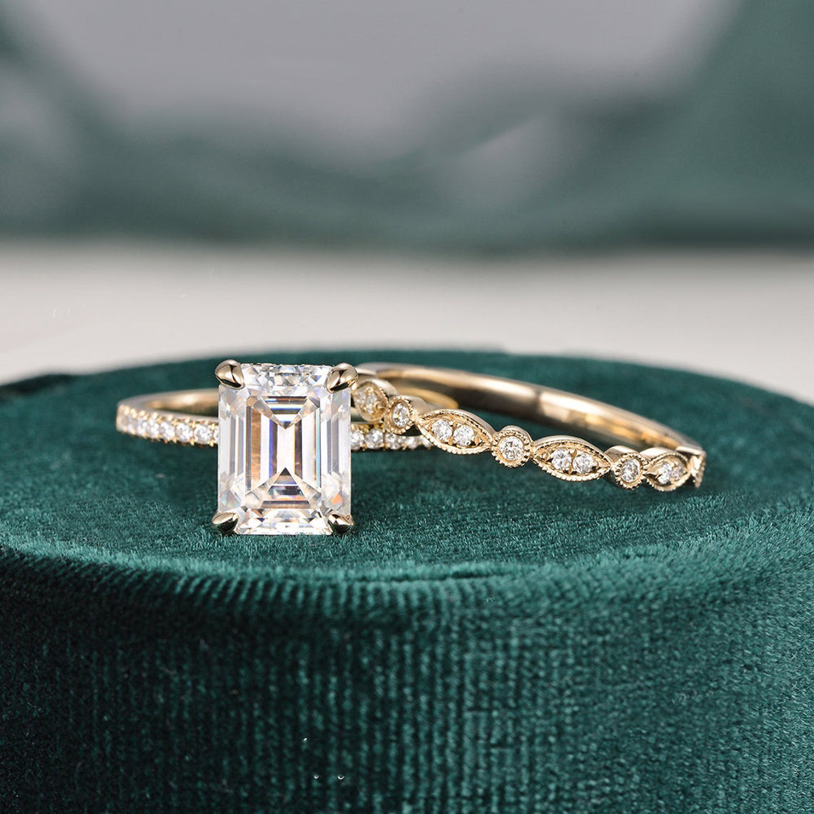 The Aurora Set — Emerald Lab Diamond Bridal Wedding Ring Set
