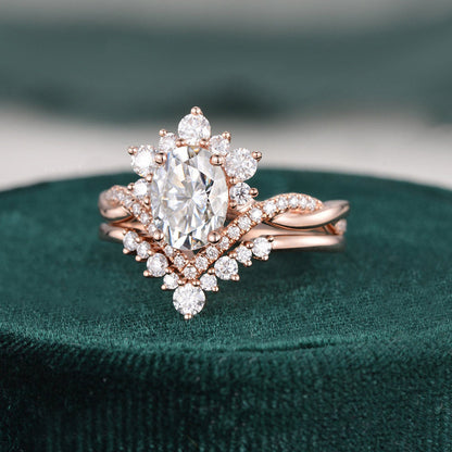 The Grace Set — Oval Lab Diamond Vintage Wedding Ring Set V