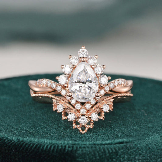 The Grace Set — Oval Lab Diamond Vintage Wedding Ring Set II