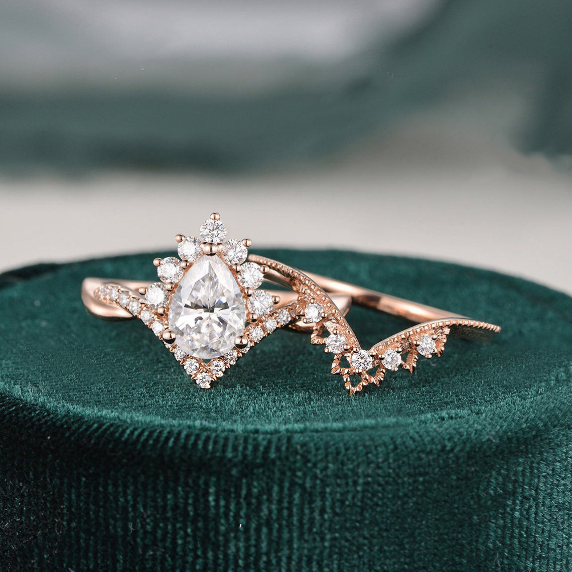 The Grace Set — Oval Lab Diamond Vintage Wedding Ring Set II