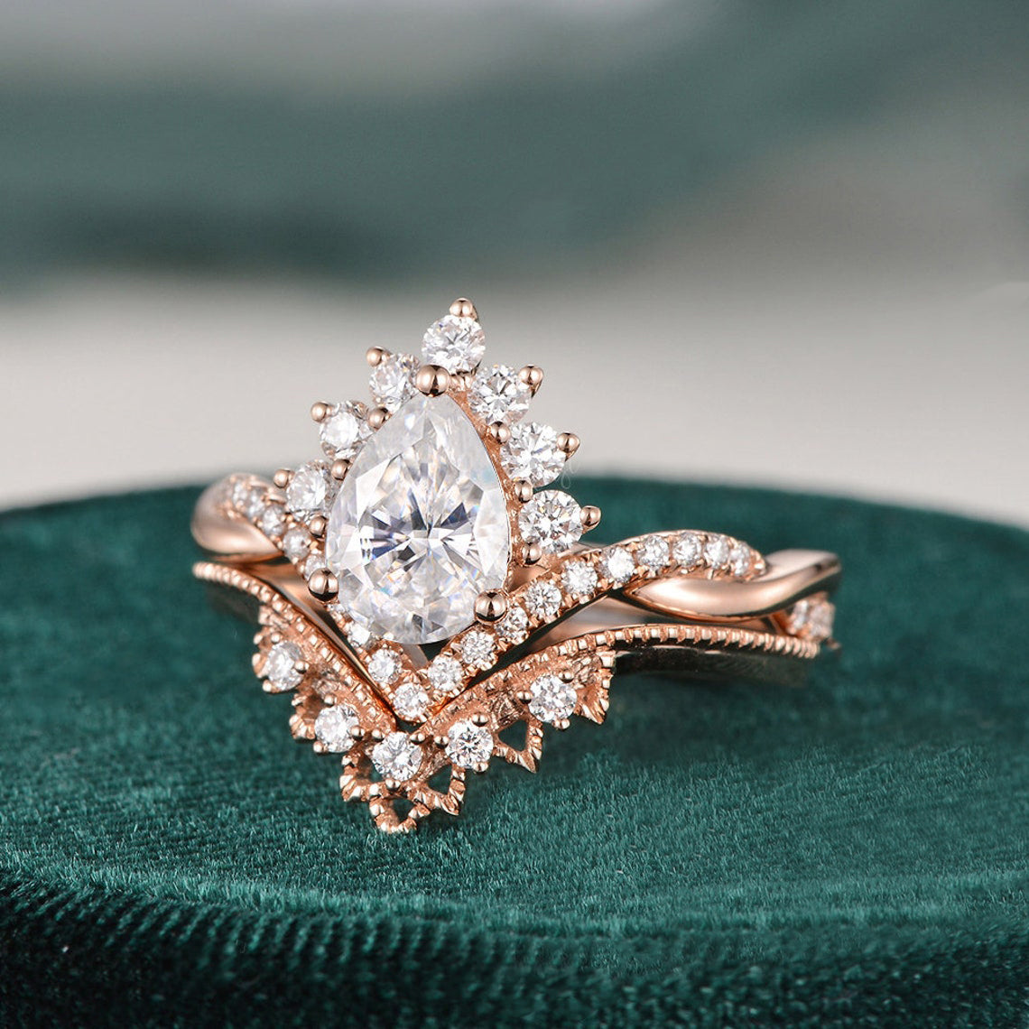 The Grace Set — Oval Lab Diamond Vintage Wedding Ring Set II
