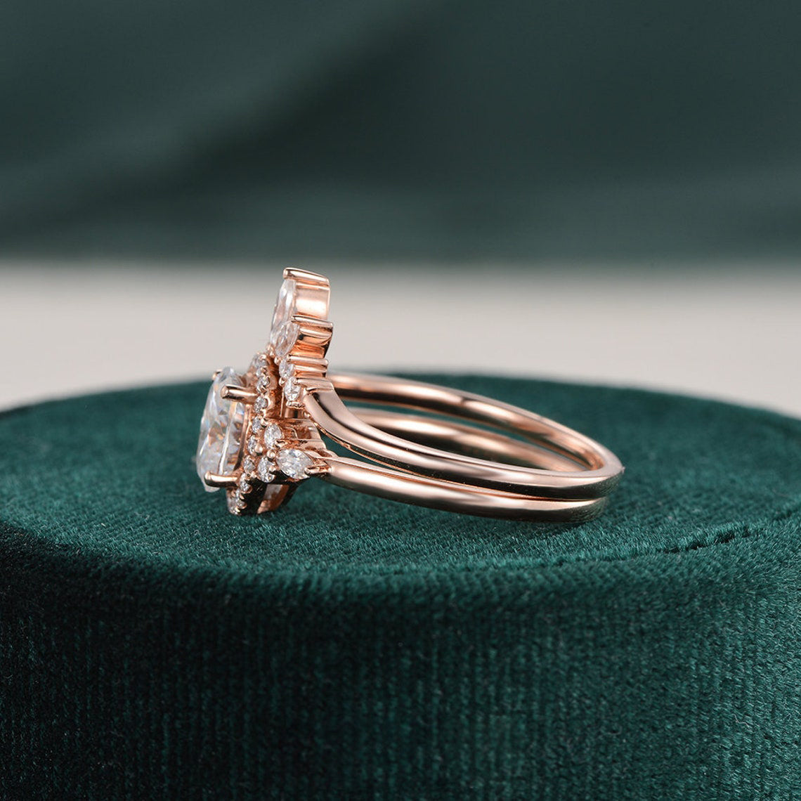 The Aurora Set — Oval Lab Diamond Bridal Wedding Ring Set