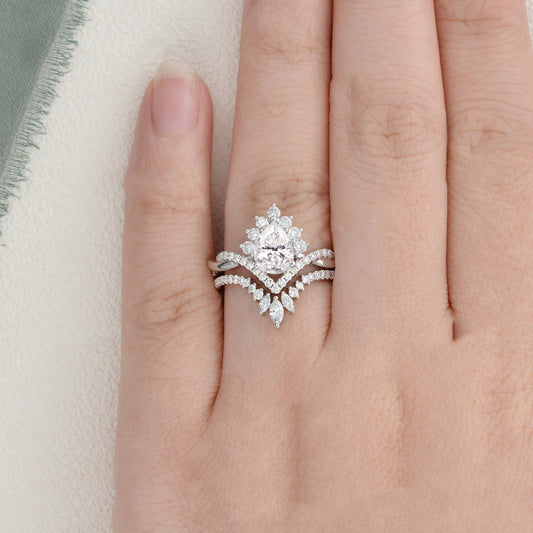 The Violet Set — Pear Lab Diamond Vintage Wedding Ring Set V
