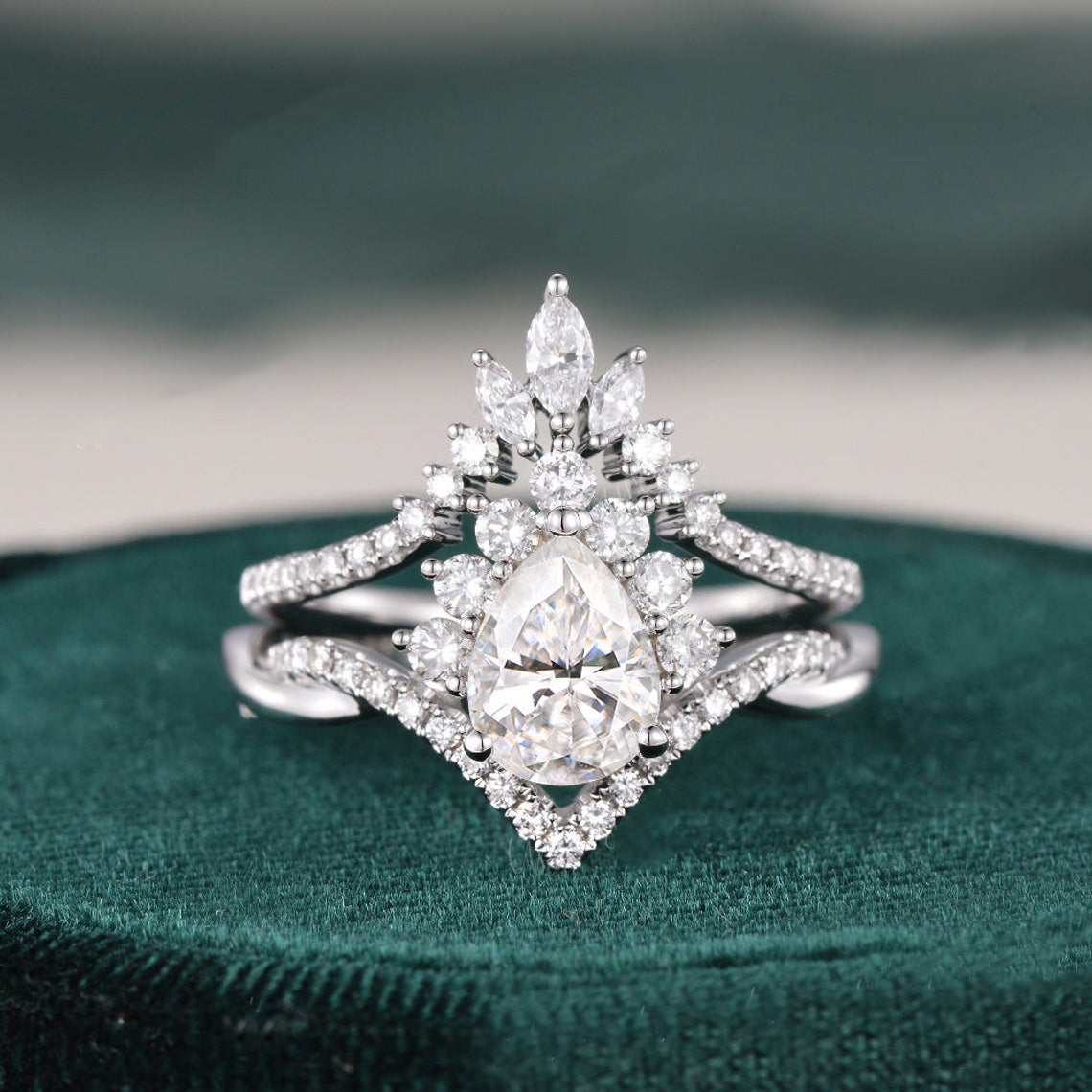 The Violet Set — Pear Lab Diamond Vintage Wedding Ring Set V