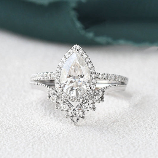 The Violet Set — Pear Lab Diamond Vintage Wedding Ring Set III