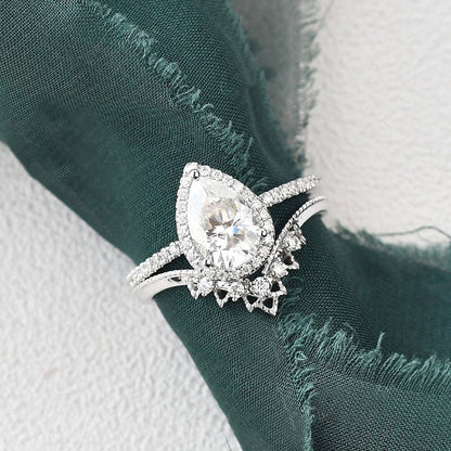 The Violet Set — Pear Lab Diamond Vintage Wedding Ring Set III