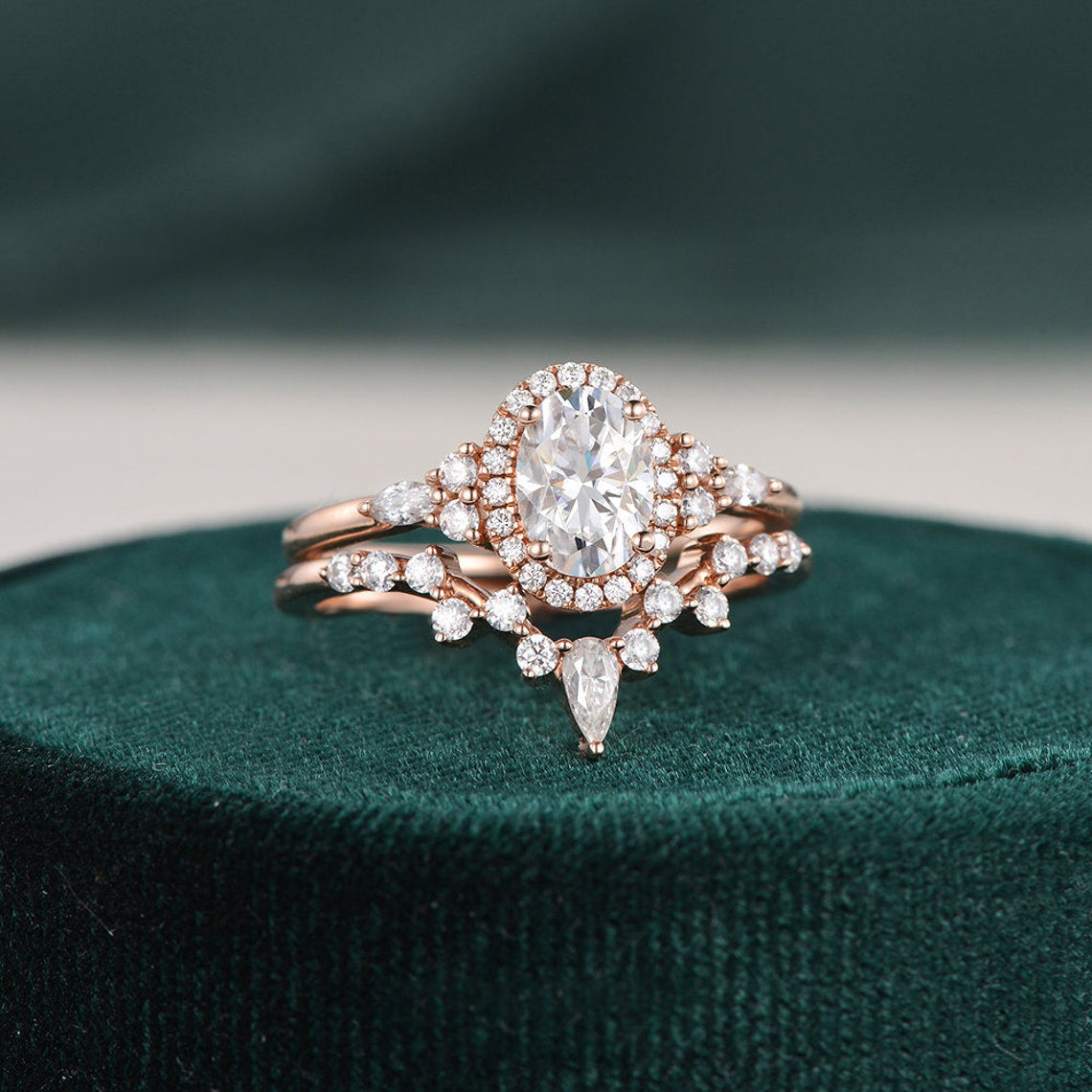 The Celeste Set — Oval Lab Diamond Secret Halo Wedding Ring Set II