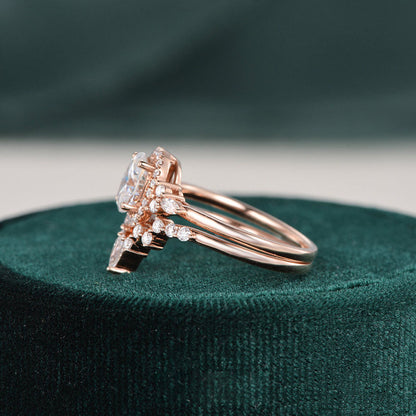 The Celeste Set — Oval Lab Diamond Secret Halo Wedding Ring Set II