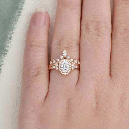 The Celeste Set — Oval Lab Diamond Secret Halo Wedding Ring Set