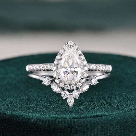 The Violet Set — Pear Lab Diamond Vintage Wedding Ring Set