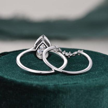 The Violet Set — Pear Lab Diamond Vintage Wedding Ring Set