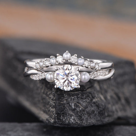 The Clara — Round Lab Diamond Solitaire Engagement Ring V