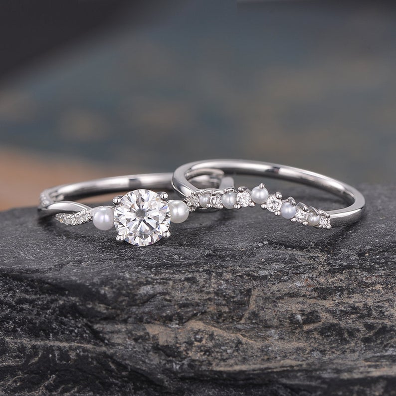 The Clara — Round Lab Diamond Solitaire Engagement Ring V