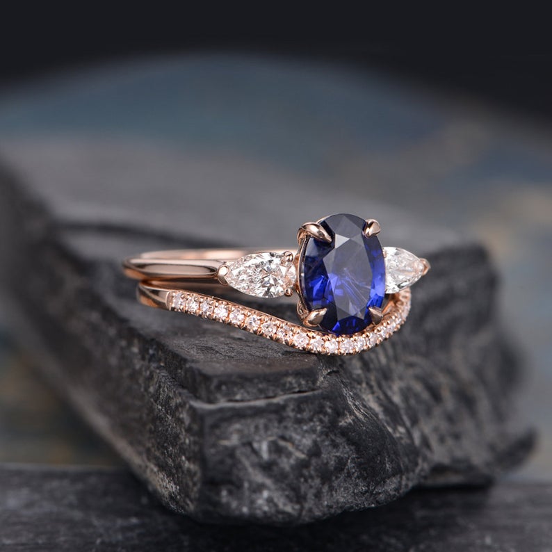 The Isla Set — Oval Lab Blue Sapphire Vintage Bridal Ring Set