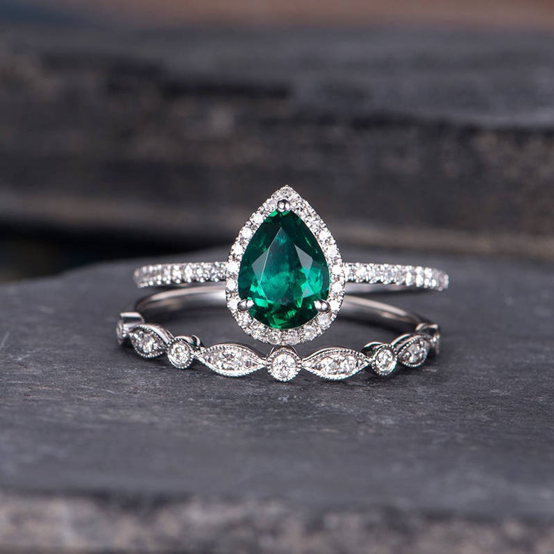 The Grace Set — Emerald Lab Emerald Vintage Bridal Ring Set