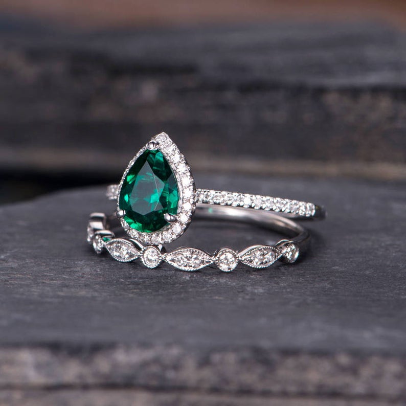 The Grace Set — Emerald Lab Emerald Vintage Bridal Ring Set