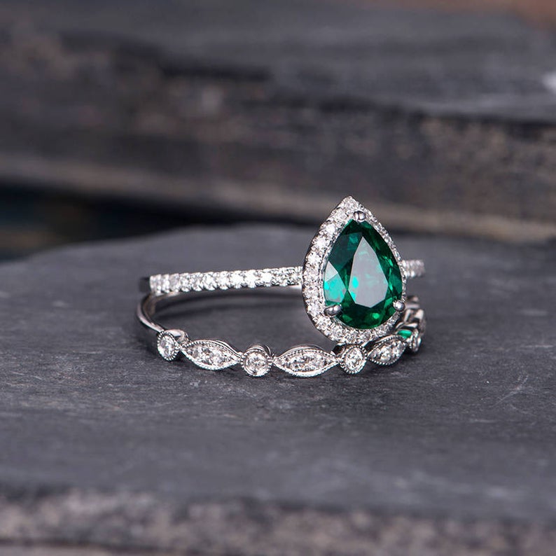 The Grace Set — Emerald Lab Emerald Vintage Bridal Ring Set