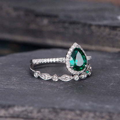 The Grace Set — Emerald Lab Emerald Vintage Bridal Ring Set